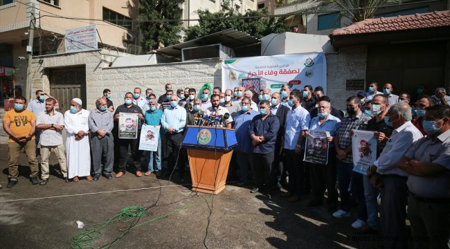  Gazzelilerden esir takasının 9. yılında İsrail hapishanelerindeki Filistinli tutuklulara destek gösterisi