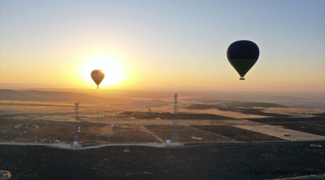 Göbeklitepe'de sıcak hava balonuyla resmi uçuşlar başladı 