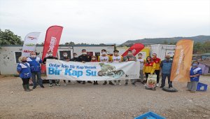 Göztepeli sporcular Menderes'teki hayvan barınağını ziyaret etti