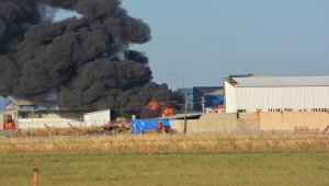 Ayvalık'ta zeytinyağı fabrikasının bahçesinde çıkan yangın kontrol altına alındı
