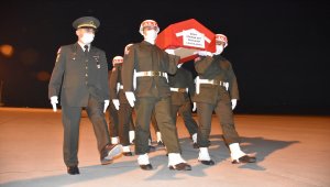 Hatay'da şehit olan sözleşmeli er Volkan Soy'un cenazesi Kars'a getirildi