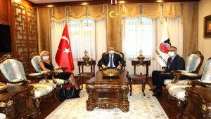 Hayırsever iş kadını Diyarbakır'da kütüphane inşa edecek