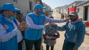 Hayırseverlerin desteğiyle İdlib'de yapılan 600 konut ailelere teslim edildi