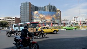 İran'ın başkenti Tahran'da vaka artışları kısıtlamaları geri getirdi