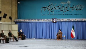 İran lideri Hamaney'den muhafazakarların Ruhani'ye yönelik hakaret boyutundaki eleştirilerine tepki: 