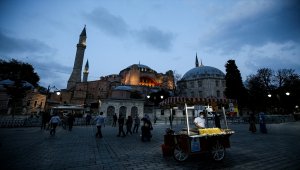 İstanbul'da Mevlit Kandili idrak edildi