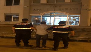 İzmir'de bahçeden 81 kilogram incir çalan zanlı tutuklandı
