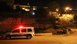 İzmir'de kuzeni tarafından silahla vurulduğu iddia edilen kişi ağır yaralandı