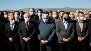 İzmir'deki depremde hayatını kaybedenler son yolculuğuna uğurlanıyor