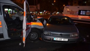Kahramanmaraş'ta ambulans ile otomobil çarpıştı: 6 yaralı 