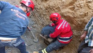 Kahramanmaraş'ta toprak altında kalan baba ve oğlu hayatını kaybetti
