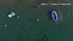 Karadeniz'de ekim ayında deniz keyfi