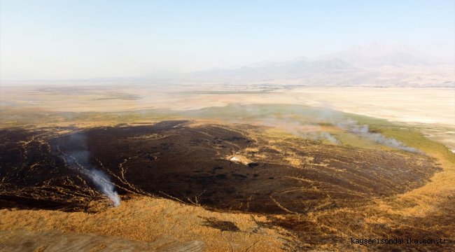 Kayseri'de Sultan Sazlığı Milli Parkı'nda yangın çıktı