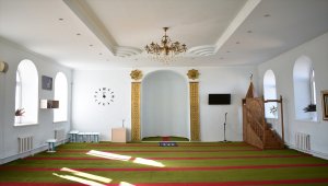 Kazakistan'da inşasında at sütü kullanılan Oyıl camisi büyük ilgi görüyor