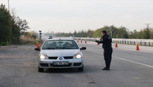 Kırklareli'nde karantinada olması gereken kişi trafik uygulamasında yakalandı
