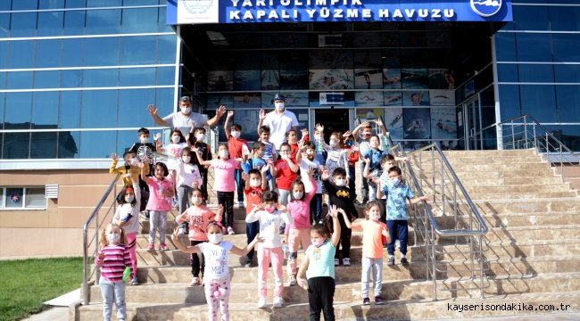 Kırşehir'de yeni normalin ardından 3 bin çocuk ve genç yüzme öğrendi