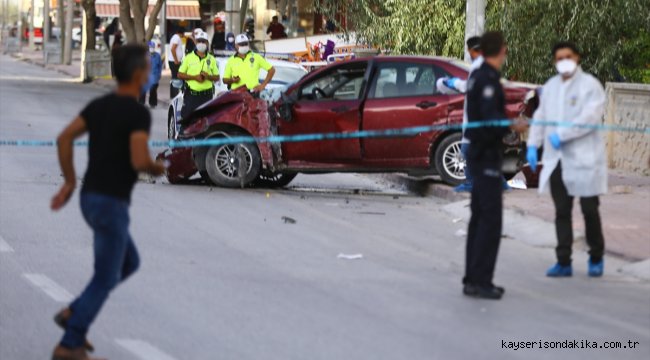 Konya'da otomobilin çarptığı 5 yaşındaki çocuk ile babası hayatını kaybetti 
