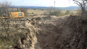 Kütahya'da sit alanında kepçeyle kaçak kazı yapan 4 şüpheli yakalandı