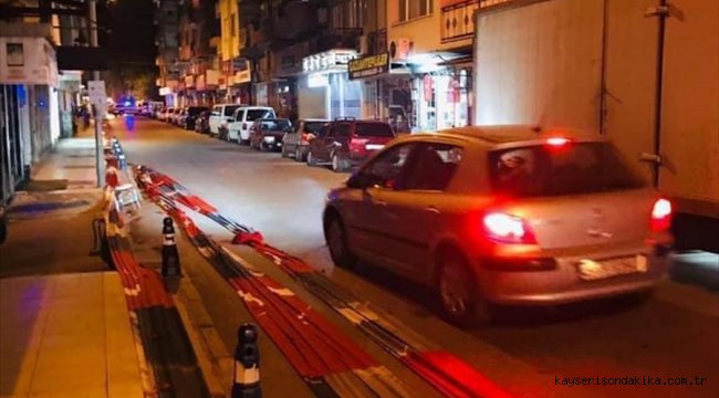 Manisa'da Türk bayrağının yola serilmesine soruşturma