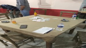 Mersin'de kahvehanedeki 18 kişi ve işletmeciye Kovid-19 tedbirlerini ihlalden ceza