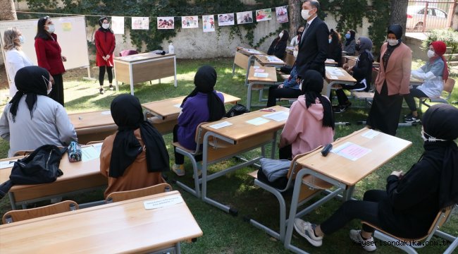 Milli Eğitim Bakanı Ziya Selçuk, Çankırı'da öğretmenlerle buluştu