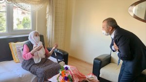 Ordu Valisi Tuncay Sonel Cumhuriyet'le yaşıt kent sakinlerini ziyaret etti