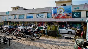 Pakistan'da marketlerde Fransız ürünleri boykot ediliyor