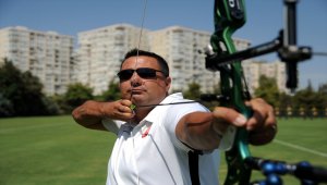 Rekortmen milli okçu, olimpiyat sporcuları yetiştiriyor
