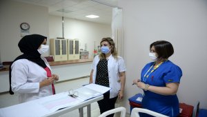 Salgın hastanesinin hemşireleri var güçleriyle çalışıyor 