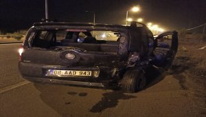 Samsun'da hafif ticari araç ile otomobil çarpıştı: 3 yaralı