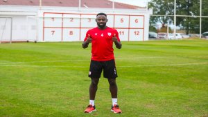 Samsunsporlu futbolcu Kevin Boli: "Gelecekte ligin zirvesinde olacağımızı düşünüyorum"
