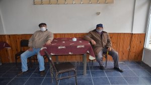 Sarıkamış'ta Kovid-19 tedbirleri kapsamında kapatılan çay ocakları açıldı