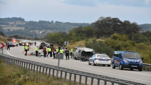 Sinop'ta otomobil ile hafif ticari araç çarpıştı: 1 ölü, 5 yaralı 