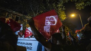Sivil toplum kuruluşlarından Fransa'ya büyükelçilik önünde kınama