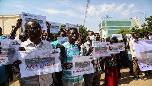 Sudan'da Başbakanlık önünde İsrail ile normalleşme karşıtı gösteri
