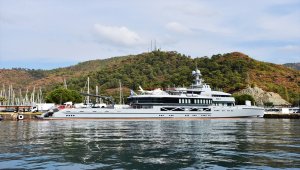 Süper yat "Bold" Marmaris'e geldi