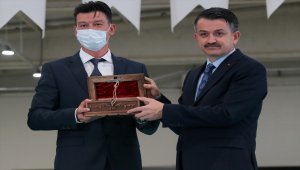 Tarım ve Orman Bakanı Pakdemirli, Manisa'da ceviz işleme tesisi ve GES açılışına katıldı:
