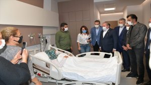 TBMM Başkanı Mustafa Şentop enkaz altından çıkarılan Buse Hasyılmaz'ı ziyaret etti: