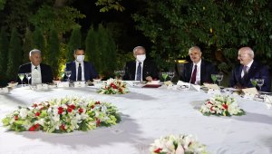 TBMM Başkanı Şentop TBMM'nin eski başkanları ve yüksek yargı başkanlarıyla yemekte bir araya geldi