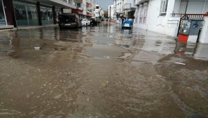 Tekirdağ'ın Şarköy ilçesinde kuvvetli sağanak etkili oldu
