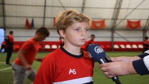 Üsküp'ün Türk, Arnavut ve Boşnak çocukları "Osmanlı" formasında buluştu