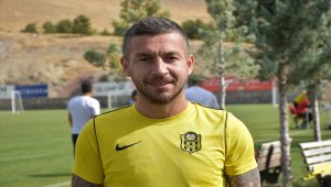 Yeni Malatyasporlu futbolcu Adem Büyük: "Rakiplerine korku veren bir takım olacağız"