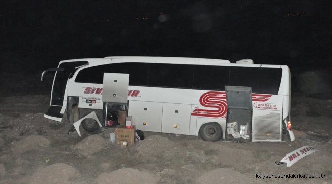 Yozgat'ta yolcu otobüsü devrildi: 10 yaralı