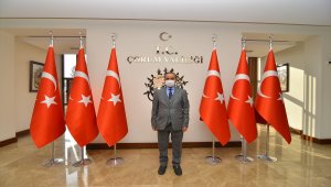 30 yıllık müdürlük görevinde 11 vali ile çalıştı