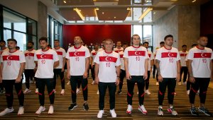 A Milli Futbol Takımı, Büyük Önder Atatürk'ü andı