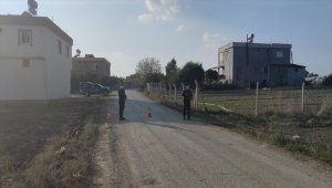 Adana'da Kovid-19 tedbirleri kapsamında bir sokak karantinaya alındı