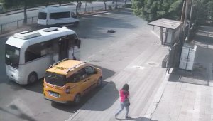 Adana'da minibüsün çarptığı kadın yaşamını yitirdi