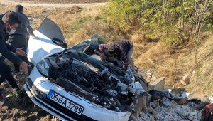 Adıyaman'da iki otomobil çarpıştı: 1 ölü, 4 yaralı