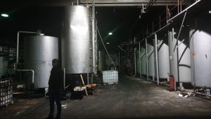 Afyonkarahisar'da 15 bin litre kaçak akaryakıt ele geçirilen kamyonun sürücüsü gözaltına alındı
