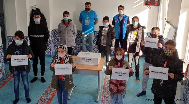 Almanya'da çocuklar İzmir'deki depremzedeler için yardım topladı